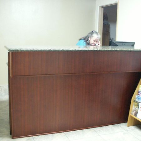 Executive Motel Юджийн Екстериор снимка